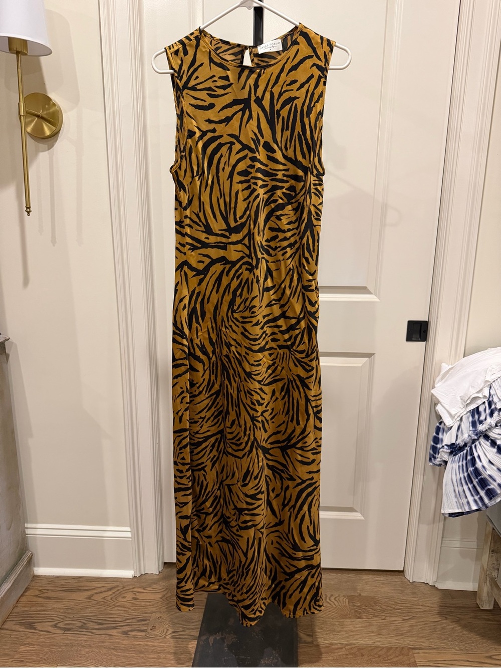 Dress Forum | Sleeveless Animal-Print Maxi Skirt
